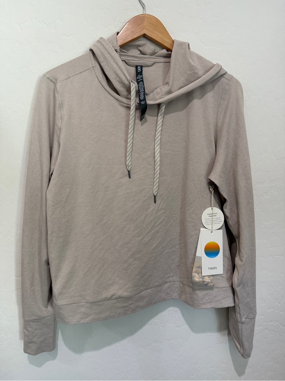 NWT Vuori Halo Essential Tan Hooded Pullover Shirt L - Picture 2 of 4